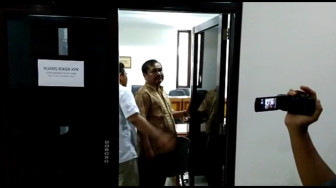 Muntalia dan Agus Rama Bingung Cari Ruang Pemeriksaan