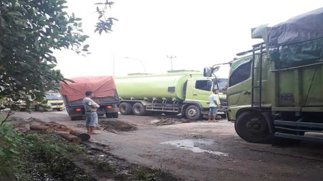 Jalan Nasional Hancur, Pemerintah Terkesan Tutup Mata
