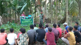 Babinsa Rutin Lakukan Patroli dan Sosialisasi Karhutla di Wilayah Binaannya