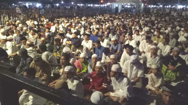 Puluhan Ribu Warga Padati Tabligh Akbar UAS