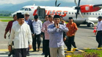 Bupati Kerinci Sambut Kedatangan Plt Gubernur Jambi di Bandara Depati Parbo