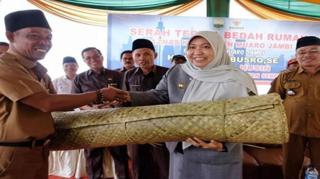 Masnah, Janji Akan Bantu Pasarkan Kerajinan Tangan Masyarakat