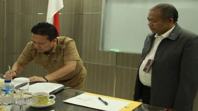 Bupati Batanghari Serahkan LKD Tahun 2018