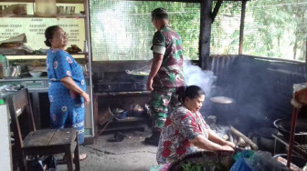 Berkat TMMD, Warung Mbah Ninik Jadi Ramai
