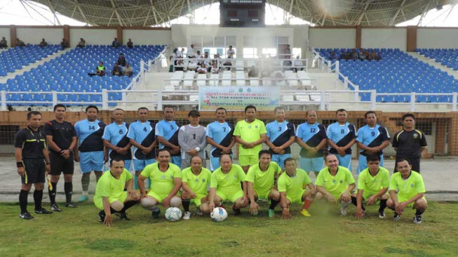 Pertandingan Sepakbola Persahabatan Momen Sukseskan TMMD 104 Sungai Penuh