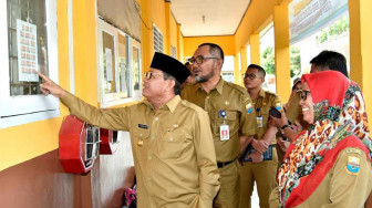 Gubernur Pantau Pelaksanaan UNBK di SMA 10 Kota Jambi