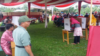 Warga Akui Kesulitan Bedakan Warna Surat Suara dan Nama Caleg