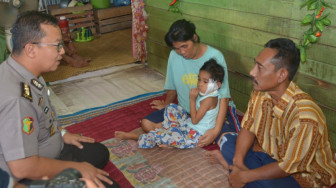 Anak Penderita Tumor, Mendapat Kunjungan Kepala Rumkit Bhayangkara