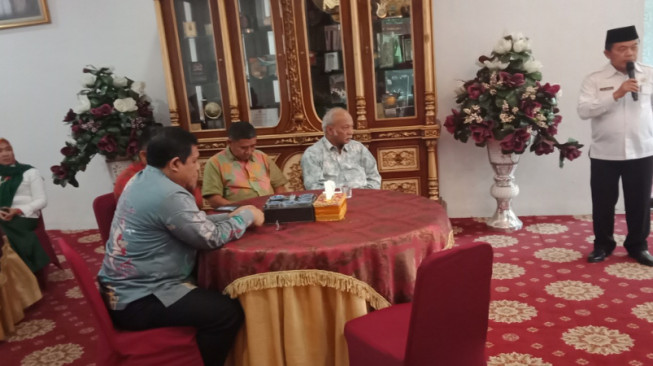 Al Haris Terima Satya Lencana dari Presiden, Bidang Pembangunan Kependudukan