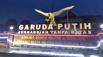 Ornamen Patung Burung Garuda Putih, Kental Nuansa NKRI