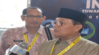 Fachrori Umar Gunakan Hak Pilihnya di TPS 14 Telanaipura