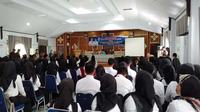 Bupati Adirozal Serahkan 197 SK CASN Pemkab Kerinci