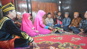 Gubernur Jambi Mendapat Gelar Depati Susun Negaro Pemuncak Alam Jambi