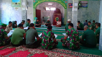 Tadarusan Bulan Ramadan di Masjid At-Taqwa Makorem 042/Gapu