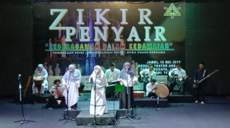 Dzikir Penyair Sukses Eratkan Silaturahmi Antar Seniman
