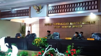 Wakil Ketua DPRD Pimpin Rapat Paripurna Pandangan Akhir Fraksi Tentang Enam Ranperda