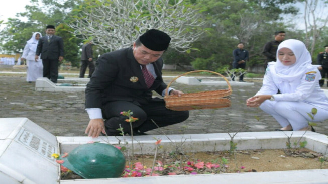 Bupati, Wabup dan Forkopimda Ziarah Bersama  PENULIS : TEG