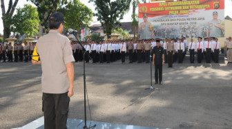 Kapolda Beri Penghargaan Kepada Ketua DPRD Batanghari
