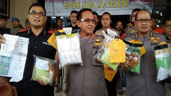 Oknum PNS Kepri Diringkus Membawa 12.511 Butir Ekstasi dan 1,3 Kg Sabu
