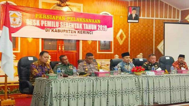 Bupati Pimpin Rapat Persiapan Pelaksanaan Desk Pemilu 2019