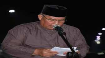 Bupati Safrial Lepas Peserta Festival Arakan Sahur