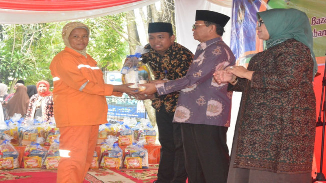 Bazar Ramadhan BKOW Bantu Masyarakat Kurang Mampu