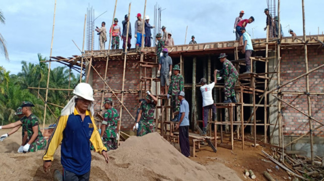 Korem 042/Gapu Bantu Pembangunan Gereja di Tanjabtim