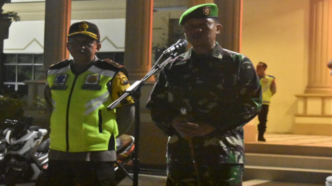 Danrem dan Kapolda Pimpin Apel Malam Pam Takbiran