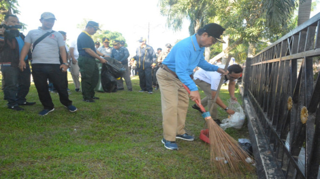 Fachrori Pimpin Gotong Royong, Bersihkan Kawasan Tanggo Rajo