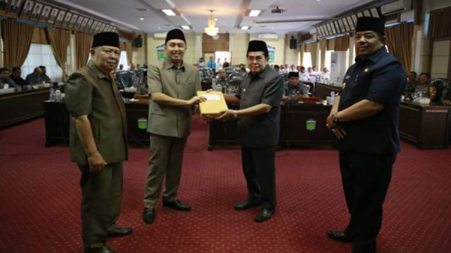 Walikota AJB Sampaikan Ranperda Pelaksanaan APBD Tahun 2018
