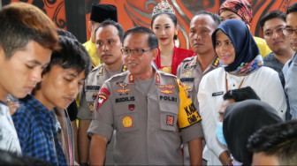 Kapolda Jambi Tinjau Pelaksanaan Tes Urine, Dalam Rangka HUT Bhayangkara