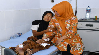 Istri Bupati Batanghari Jenguk Pasien RSUD Hamba