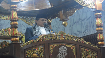 H Fachrori Umar Jadi Khotib Jumat di Masjid Raya Al Istiqomah Bangko