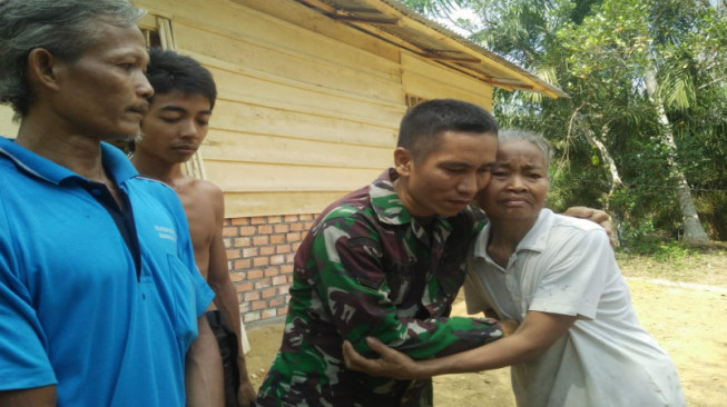 Tuminah Senang Dapat Bantuan Rumah dari TNI