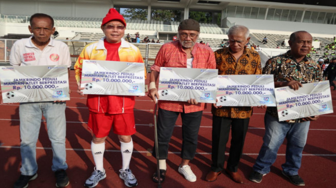 Lima Legenda Sepakbola Indonesia Terima Apresiasi dari Jamkrindo