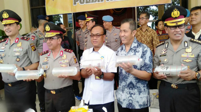 Benih Lobster dan Sidat Senilai Rp87,375 Miliar Diamankan Polisi