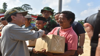 Warga SAD Dapat Paket dari TMMD Kodim 0415/Bth