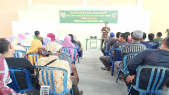 Warga Ladang Peris Dapat Wawasan Soal Medsos dari TMMD