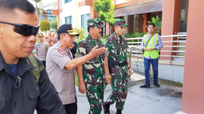 Kapolda Bersama Pangdam II/Sriwijaya Sambut Kedatangan Panglima TNI