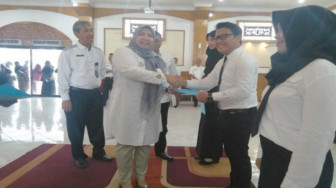 Bupati Masnah Serahkan SK CPNSD