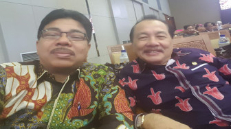 Handayani Selfie Saat Rapat Paripurna, Zulfikar Achmad Banjir Dukungan Maju Pilgub