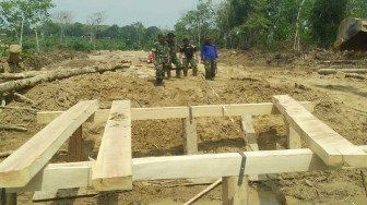 Pembangunan Jembatan TMMD Lancar Berkat Partisipasi Warga