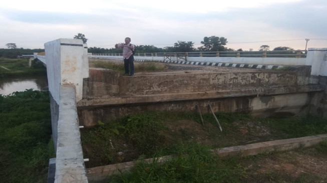 Proyek Jembatan Provinsi Tiga Tahun Mangkrak