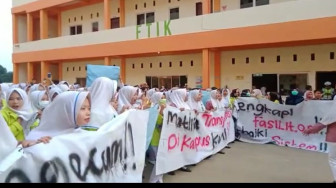 Fasilitas Kampus Tak Memadai, Mahasiswa UNAJA Protes