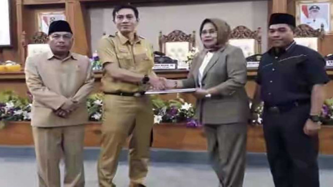 Dewan Kritisi Kinerja Dinas PUPR dan RSUD Ahmad Ripin