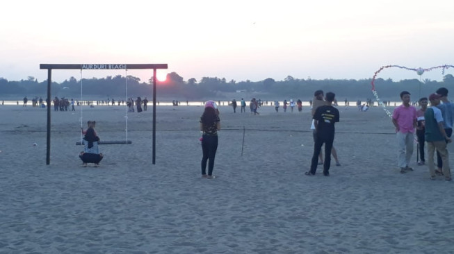 Viral, Wisata Pantai Aurduri Diserbu Pengunjung