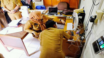 Bupati Muarojambi Cek Absensi Finger Print