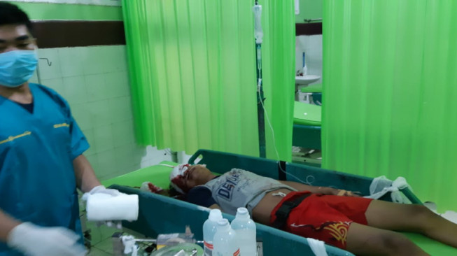 Tabrak Truk, Firda Kritis