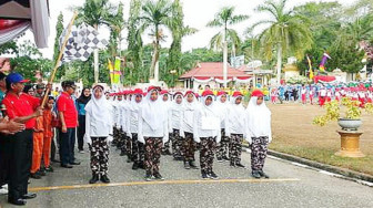 Mashuri Lepas Pawai HUT ke-74 RI Versi Pelajar