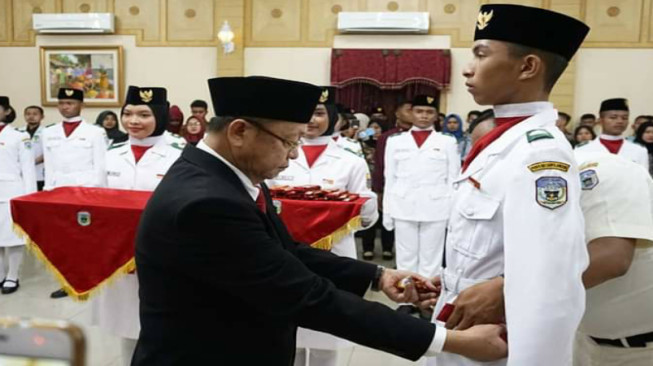 Bupati Sarolangun Kukuhkan Anggota Paskibraka